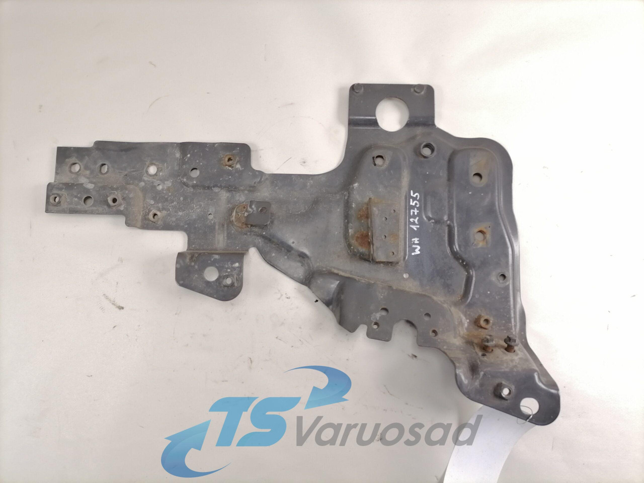 Volvo Light bracket 84146830 - Lumière/ Éclairage pour Camion: photos 3 Volvo Light bracket 84146830 - Lumière/ Éclairage pour Camion: photos 3