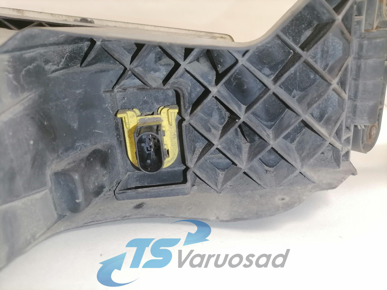 Volvo Udutuli, vasak 84186279 - Lumière/ Éclairage pour Camion: photos 3 Volvo Udutuli, vasak 84186279 - Lumière/ Éclairage pour Camion: photos 3