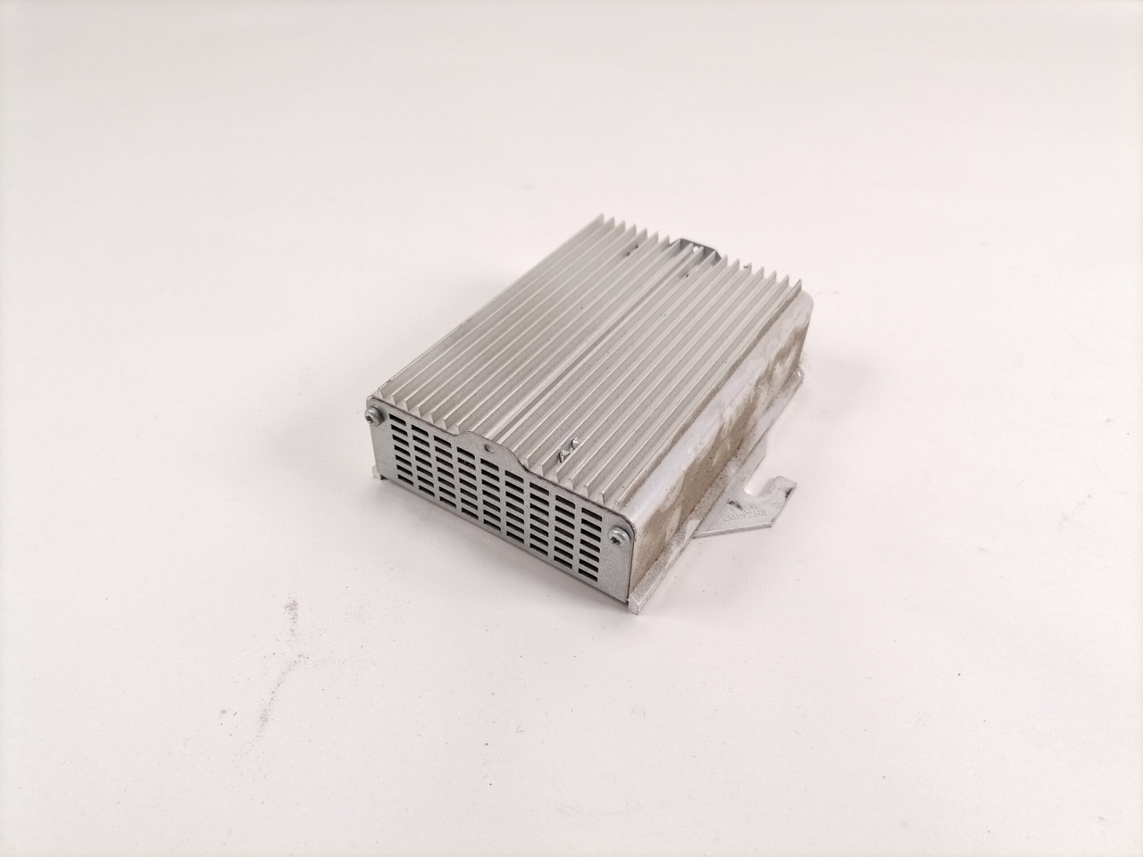 Volvo Voltage converter 20724977 - Système électrique pour Camion: photos 5 Volvo Voltage converter 20724977 - Système électrique pour Camion: photos 5