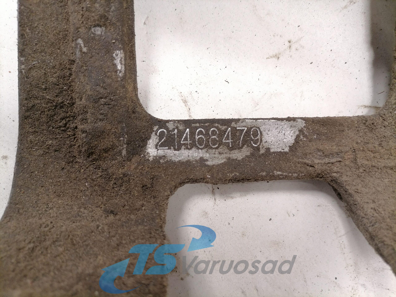 Volvo Volvo roolisüsteemi õlimahuti kandur 21468479 - Tuyau de direction pour Camion: photos 3 Volvo Volvo roolisüsteemi õlimahuti kandur 21468479 - Tuyau de direction pour Camion: photos 3