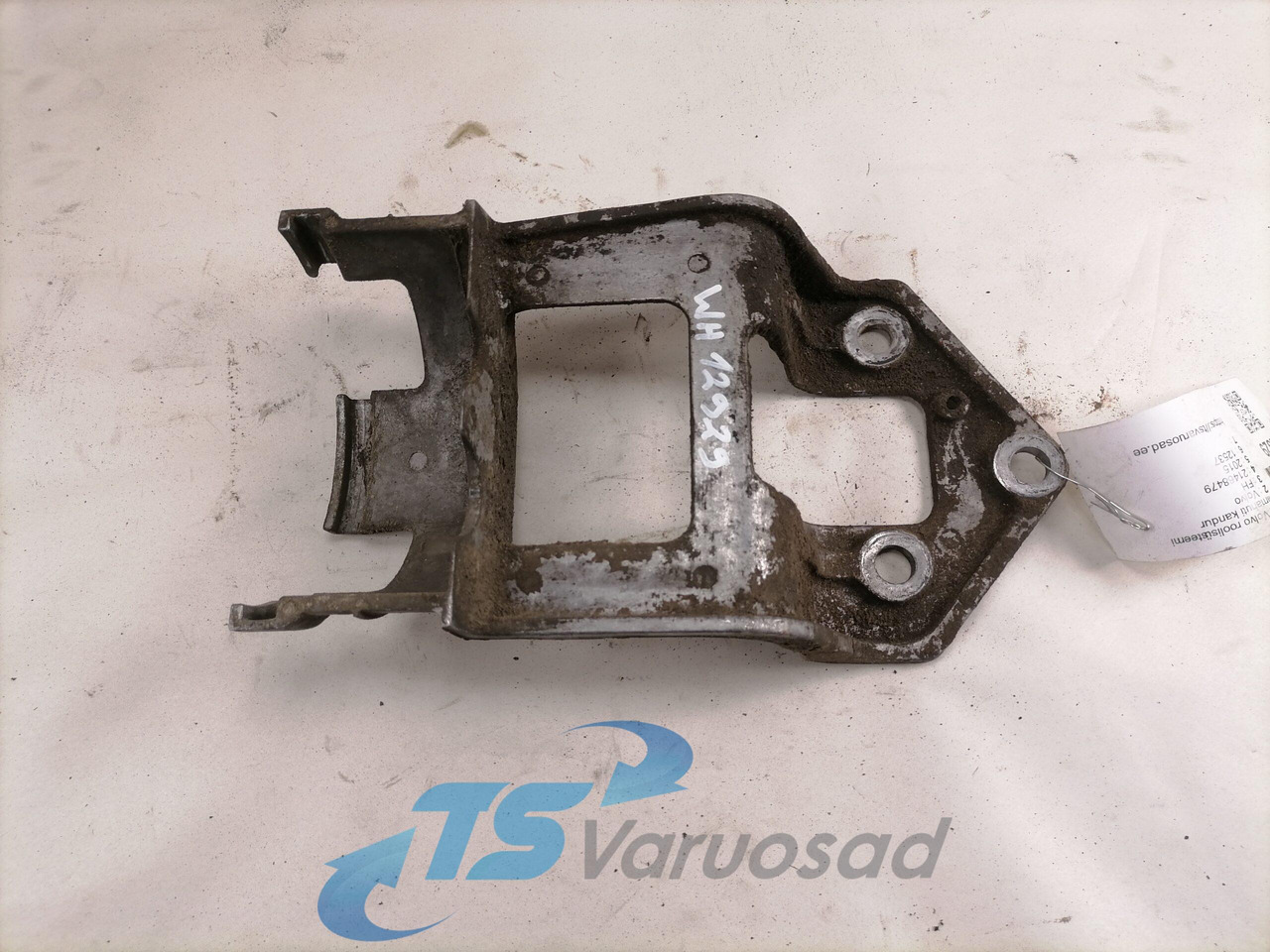 Volvo Volvo roolisüsteemi õlimahuti kandur 21468479 - Tuyau de direction pour Camion: photos 2 Volvo Volvo roolisüsteemi õlimahuti kandur 21468479 - Tuyau de direction pour Camion: photos 2