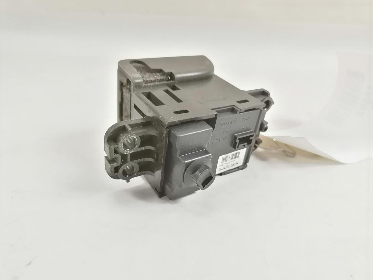 Volvo Volvo switch, parking brake 22107830 - Cabine pour Camion: photos 3 Volvo Volvo switch, parking brake 22107830 - Cabine pour Camion: photos 3