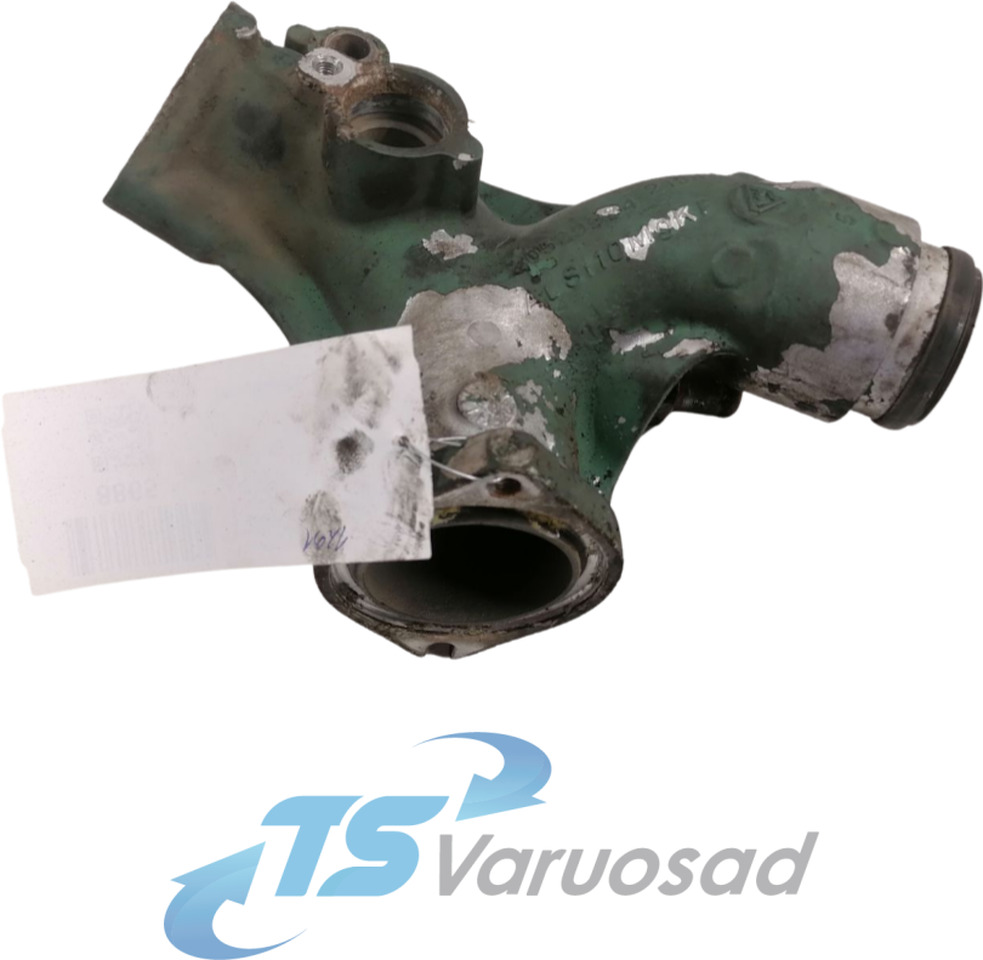 Volvo Water pump manifold / housing 20539684 - Pompe à liquide de refroidissement pour Camion: photos 1 Volvo Water pump manifold / housing 20539684 - Pompe à liquide de refroidissement pour Camion: photos 1