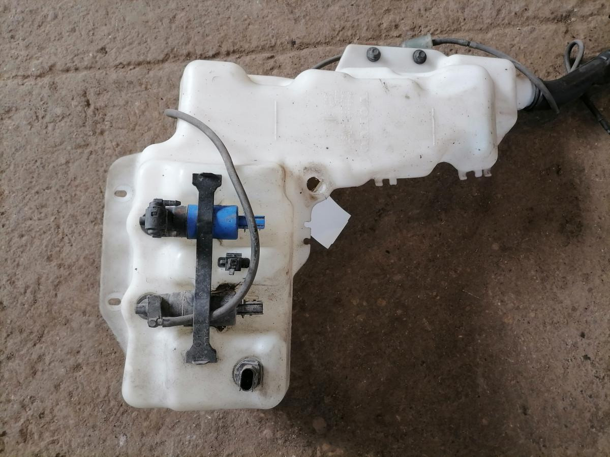Volvo Windscreen washer fluid tank 84092257 - Essuie-glace pour Camion: photos 3 Volvo Windscreen washer fluid tank 84092257 - Essuie-glace pour Camion: photos 3