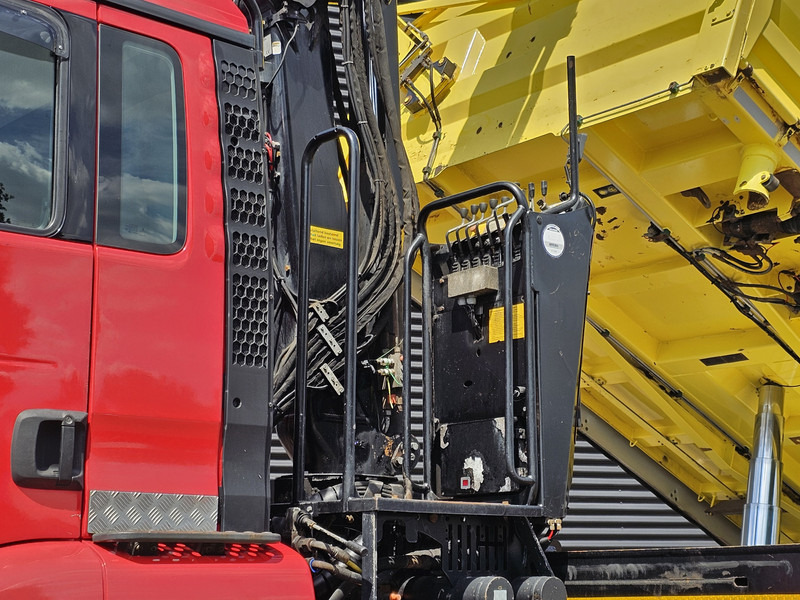 MAN TGS 33.480 6x6 / PALFINGER Z CRANE / 2 SIDE TIPPER - Camion benne, Camion grue: photos 4 MAN TGS 33.480 6x6 / PALFINGER Z CRANE / 2 SIDE TIPPER - Camion benne, Camion grue: photos 4