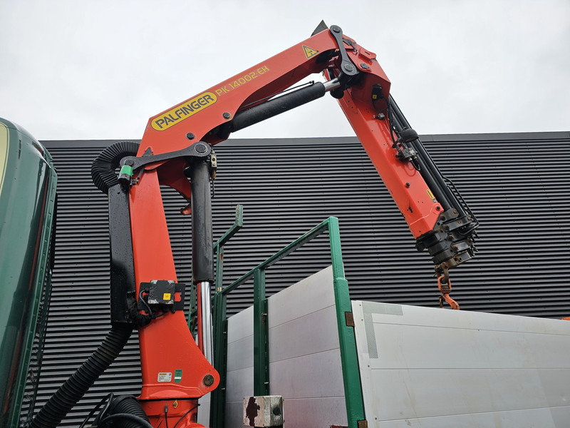 Scania P320 / 4x2 / PALFINGER PK14002 / CRANE/KRAN - Camion plateau, Camion grue: photos 5 Scania P320 / 4x2 / PALFINGER PK14002 / CRANE/KRAN - Camion plateau, Camion grue: photos 5