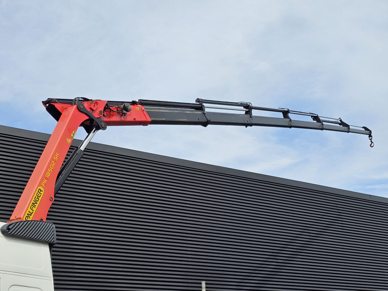 Volvo FM420 4x2 / PALFINGER 18502 - 17 mtr / CRANE / KRAN - Camion plateau, Camion grue: photos 4 Volvo FM420 4x2 / PALFINGER 18502 - 17 mtr / CRANE / KRAN - Camion plateau, Camion grue: photos 4