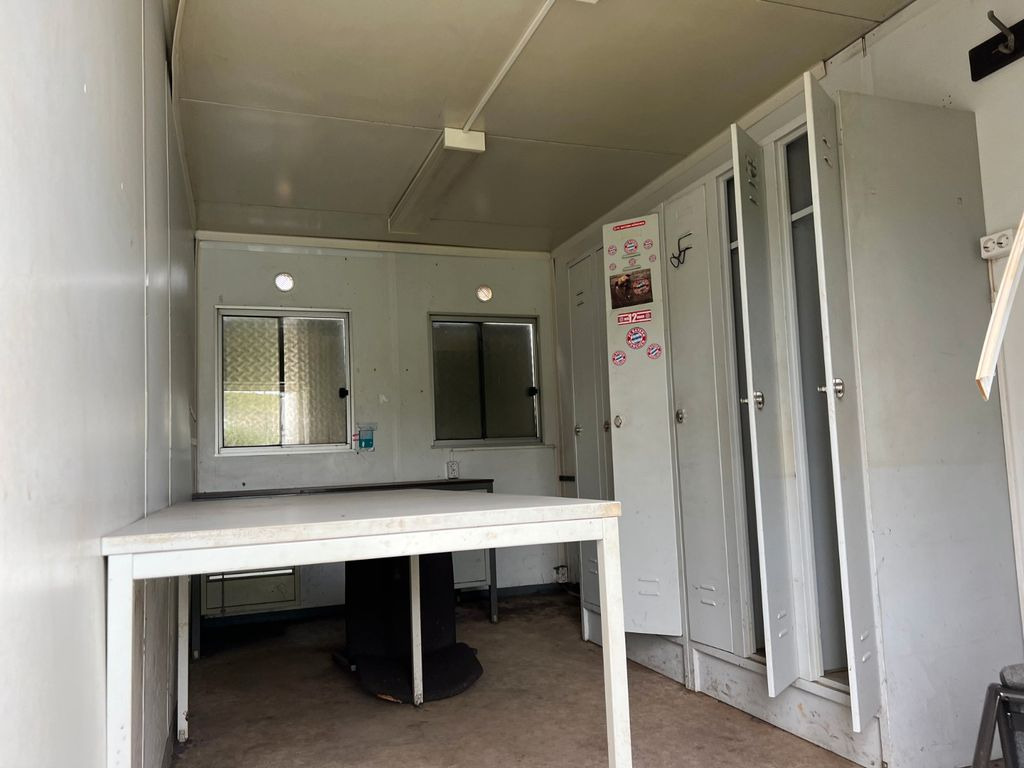 Büro Container mit Heizung Licht Tisch Schränke - Ampliroll/ Multibenne système: photos 5 Büro Container mit Heizung Licht Tisch Schränke - Ampliroll/ Multibenne système: photos 5