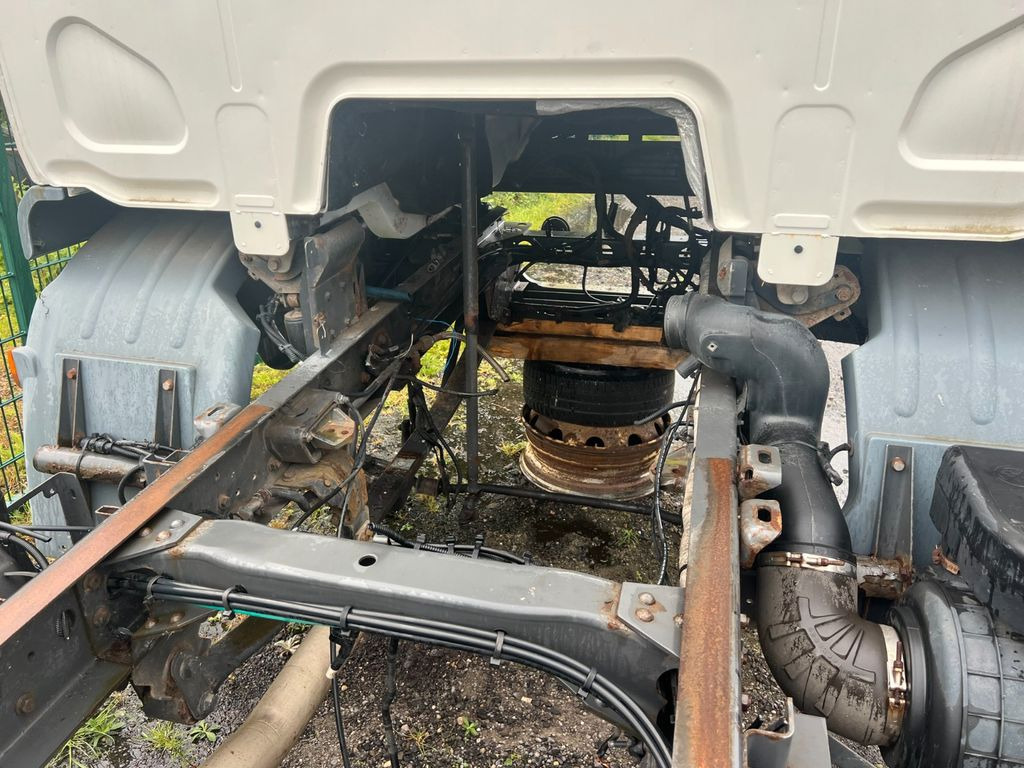 DAF LF 45.220 12 to. for PARTS no engine no gearbox! DAF LF 45.220 12 to. for PARTS no engine no gearbox! - Camion à rideaux coulissants: photos 3 DAF LF 45.220 12 to. for PARTS no engine no gearbox! DAF LF 45.220 12 to. for PARTS no engine no gearbox! - Camion à rideaux coulissants: photos 3