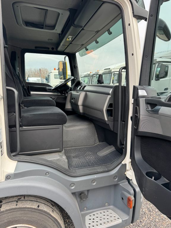 MAN 12.250 4X2 Koffer LBW Klima Diff.Sperre AHK MAN 12.250 4X2 Koffer LBW Klima Diff.Sperre AHK - Camion fourgon: photos 5 MAN 12.250 4X2 Koffer LBW Klima Diff.Sperre AHK MAN 12.250 4X2 Koffer LBW Klima Diff.Sperre AHK - Camion fourgon: photos 5