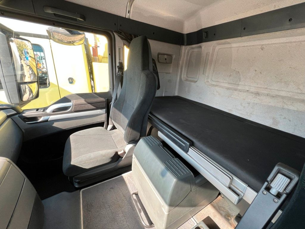Camion grue, Camion plateau MAN 26.480 6X2 Baustoff mit Kran HIAB Top Zustand: photos 16