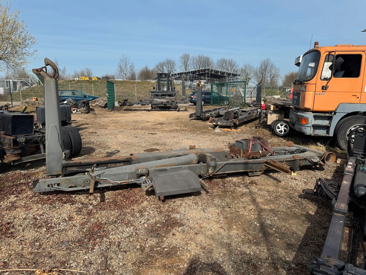 Meiller Abrollaufbau für 6X4 mit 3,90 Radstand - Camion ampliroll: photos 4 Meiller Abrollaufbau für 6X4 mit 3,90 Radstand - Camion ampliroll: photos 4