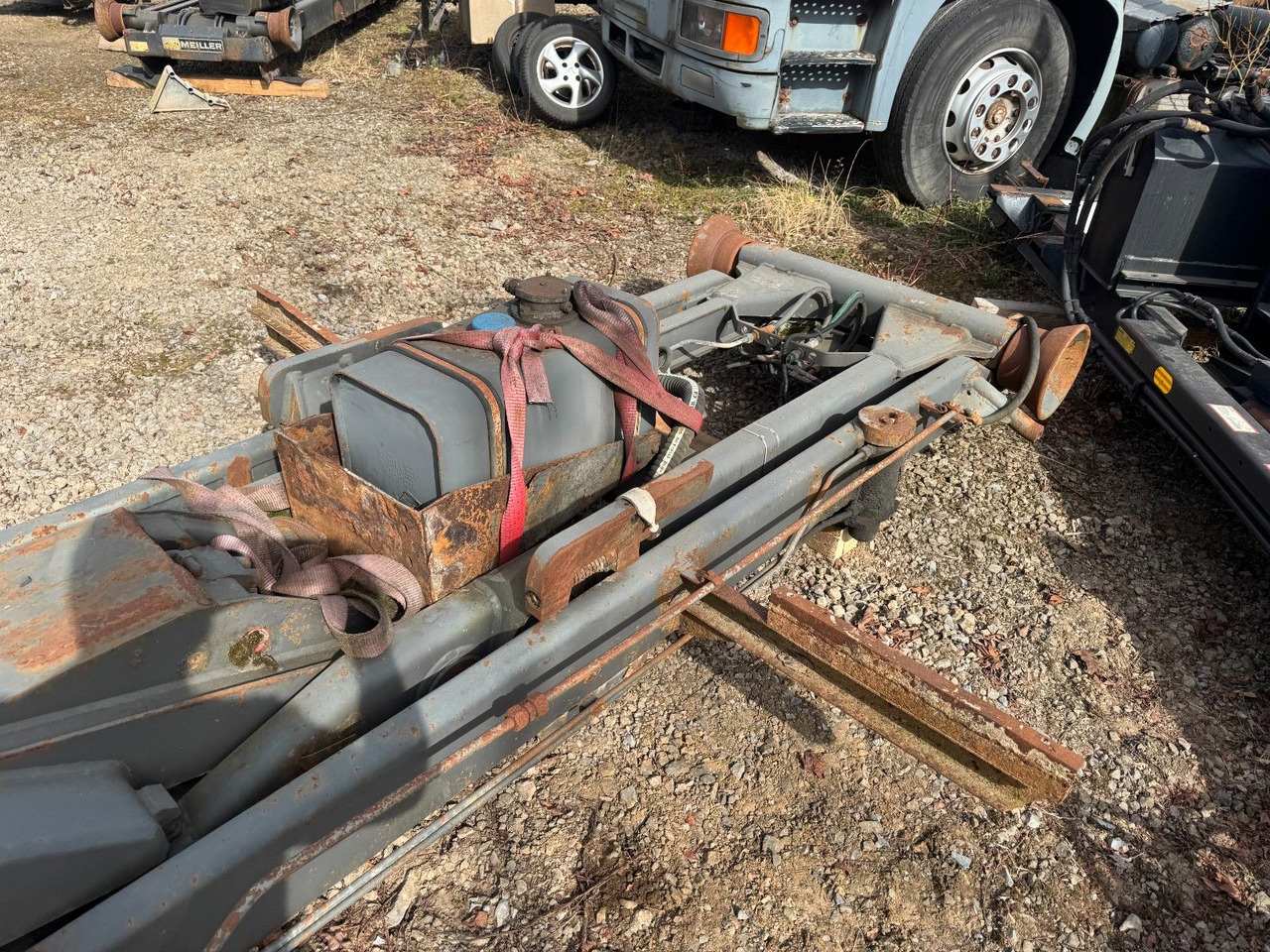 Meiller Abrollaufbau für 6X4 mit 3,90 Radstand - Camion ampliroll: photos 5 Meiller Abrollaufbau für 6X4 mit 3,90 Radstand - Camion ampliroll: photos 5