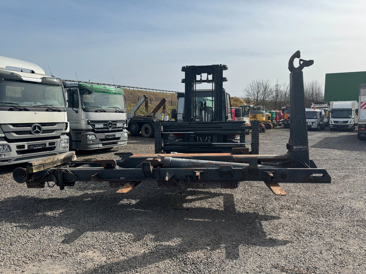 Meiller Abrollaufbau für 6X4 mit 3,90 Radstand - Camion ampliroll: photos 2 Meiller Abrollaufbau für 6X4 mit 3,90 Radstand - Camion ampliroll: photos 2