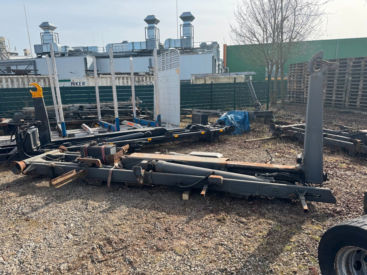 Meiller Abrollaufbau für 6X4 mit 3,90 Radstand - Camion ampliroll: photos 3 Meiller Abrollaufbau für 6X4 mit 3,90 Radstand - Camion ampliroll: photos 3