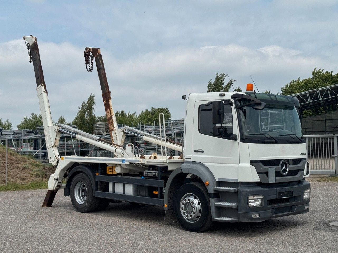 Mercedes-Benz 1833 4X2 Meiller AK 12 Absetzkipper - Camion benne: photos 1 Mercedes-Benz 1833 4X2 Meiller AK 12 Absetzkipper - Camion benne: photos 1