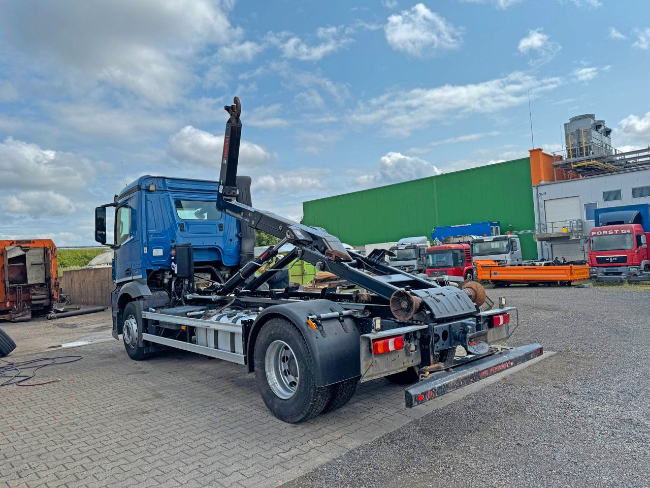 Mercedes-Benz 1833 4X2 Multilift Abroller Top Zustand - Camion ampliroll: photos 4 Mercedes-Benz 1833 4X2 Multilift Abroller Top Zustand - Camion ampliroll: photos 4