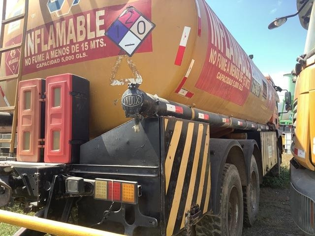 MAN 33.360-V20 - Camion citerne: photos 3 MAN 33.360-V20 - Camion citerne: photos 3