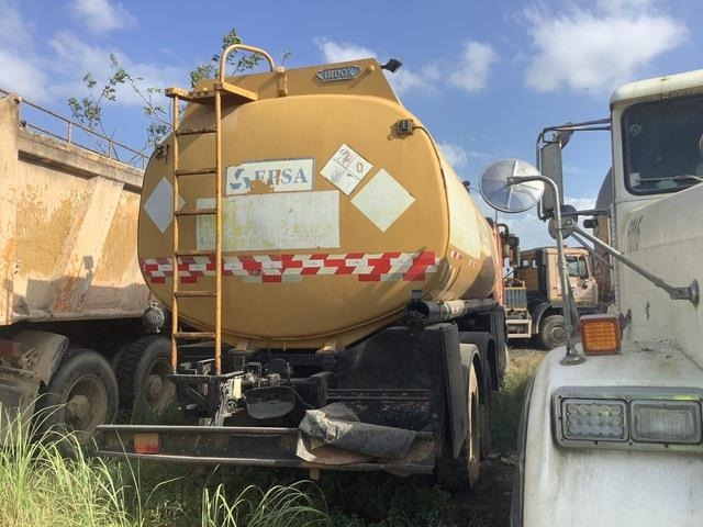 MAN 33.414-V20 - Camion citerne: photos 3 MAN 33.414-V20 - Camion citerne: photos 3