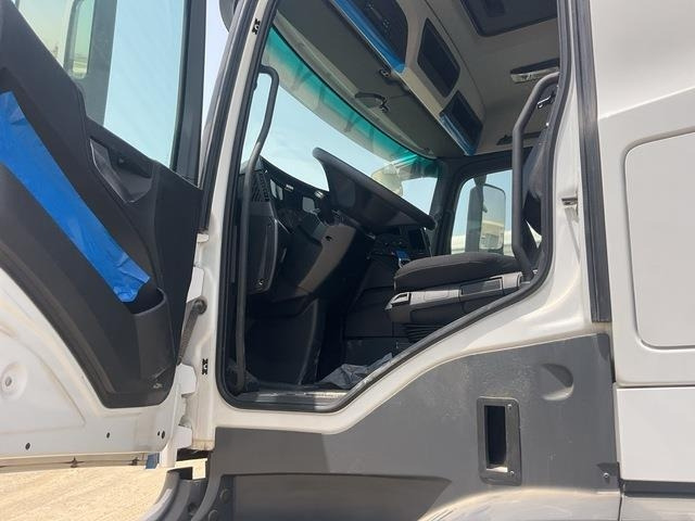 Châssis cabine Mercedes-Benz Arocs 4240: photos 11