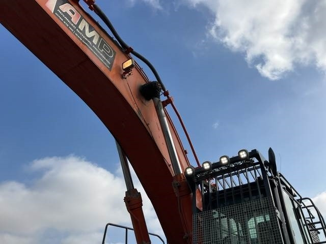 Pelle sur chenille Hitachi ZX490LCH-6: photos 12