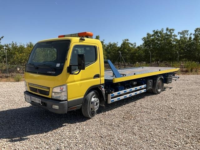Mitsubishi Canter - Remorqueuse: photos 1 Mitsubishi Canter - Remorqueuse: photos 1