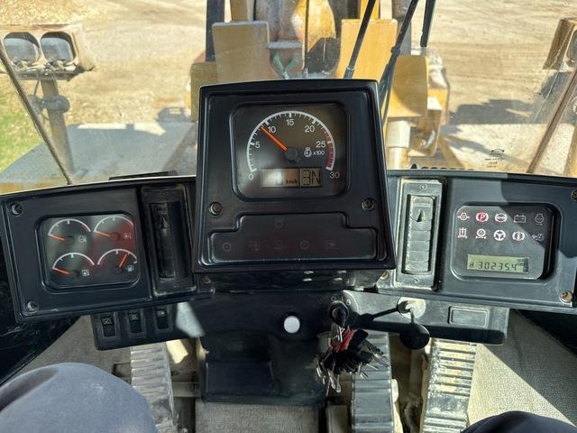 Chargeuse sur pneus CAT 988G: photos 24