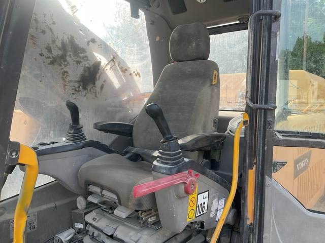 Pelle sur chenille Volvo EC480: photos 20
