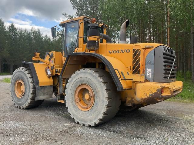 Volvo L220 F - Chargeuse sur pneus: photos 2 Volvo L220 F - Chargeuse sur pneus: photos 2