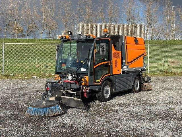 Boschung Pony P4T - Balayeuse de voirie: photos 2 Boschung Pony P4T - Balayeuse de voirie: photos 2