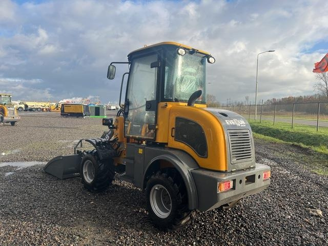 Everun R08 Pro - Chargeuse sur pneus: photos 2 Everun R08 Pro - Chargeuse sur pneus: photos 2