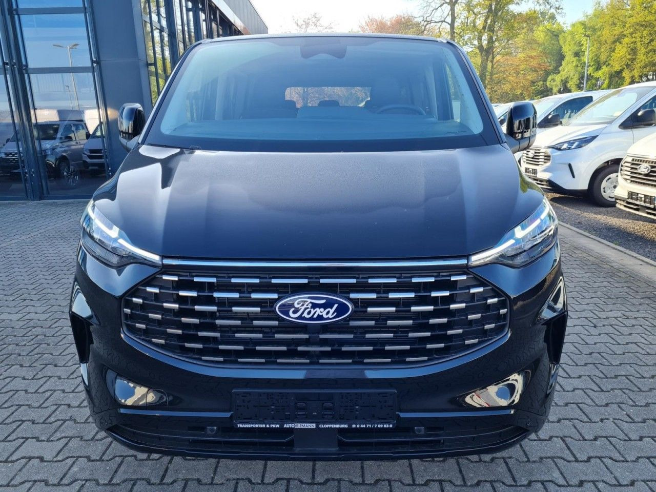 Ford Tourneo Custom 320 AG L2 Titanium 8 Sitze LEDER - Transport de personnes: photos 2 Ford Tourneo Custom 320 AG L2 Titanium 8 Sitze LEDER - Transport de personnes: photos 2