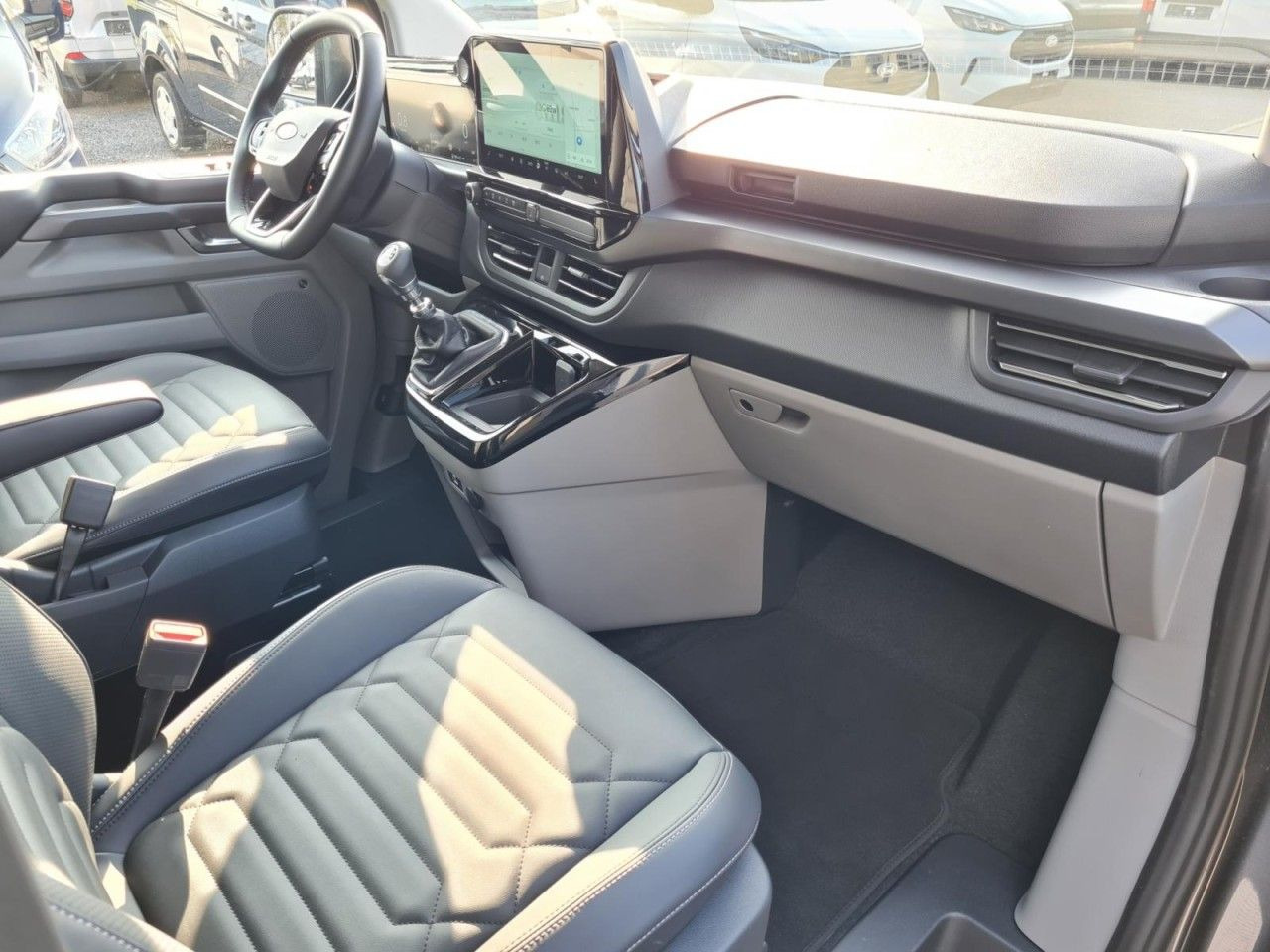 Transport de personnes Ford Tourneo Custom 320 Titanium X L1 AHK LED LMF NAV: photos 11