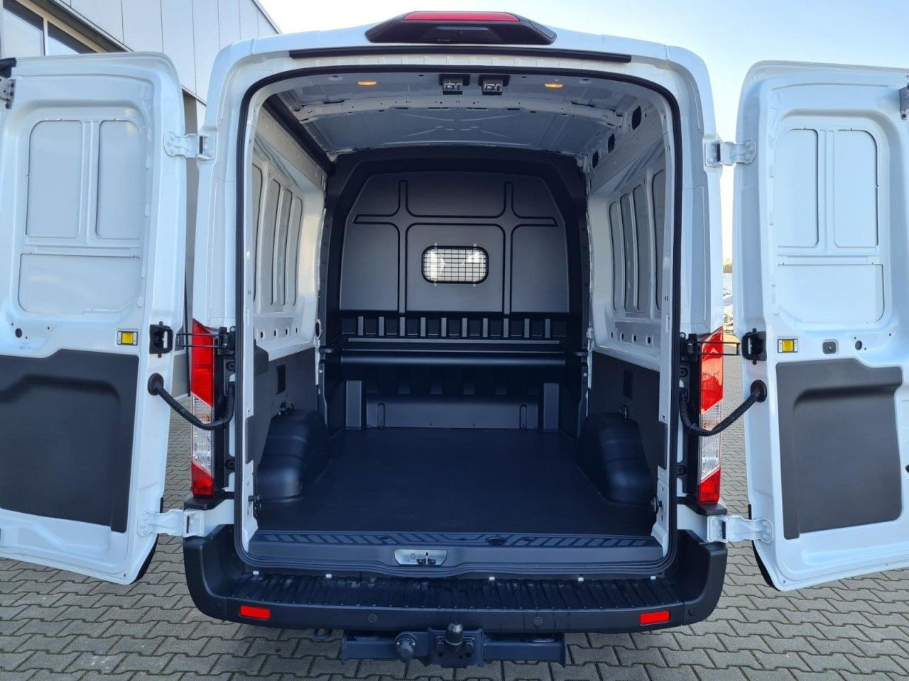Ford Transit 350 Kasten Doka mixto TDCi L3 Trend AHK - Fourgon utilitaire: photos 5 Ford Transit 350 Kasten Doka mixto TDCi L3 Trend AHK - Fourgon utilitaire: photos 5