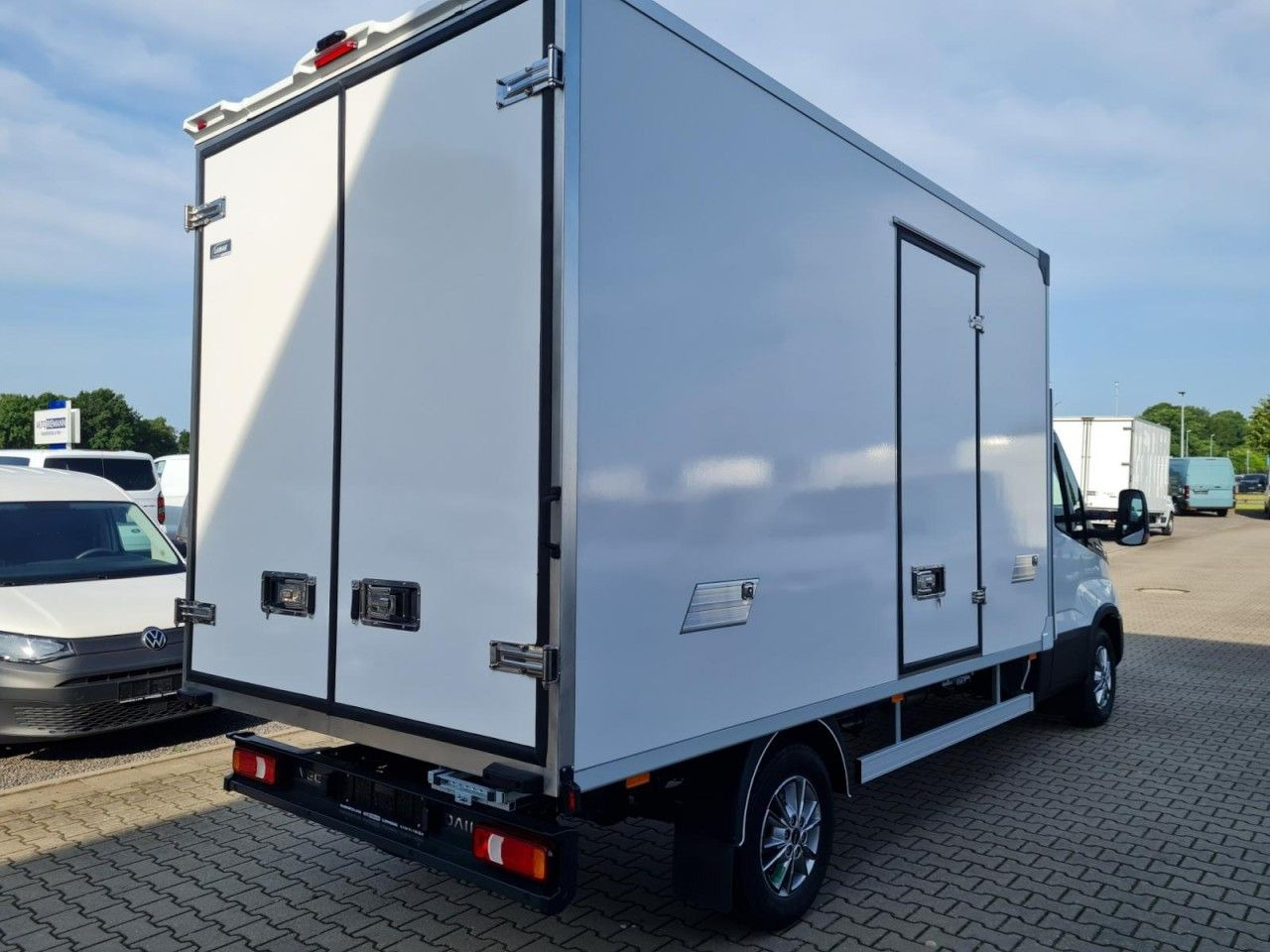 Iveco 35S 18 3.0 Koffer Hi Matic LM KLIMA KAMERA Navig - Fourgon grand volume: photos 4 Iveco 35S 18 3.0 Koffer Hi Matic LM KLIMA KAMERA Navig - Fourgon grand volume: photos 4
