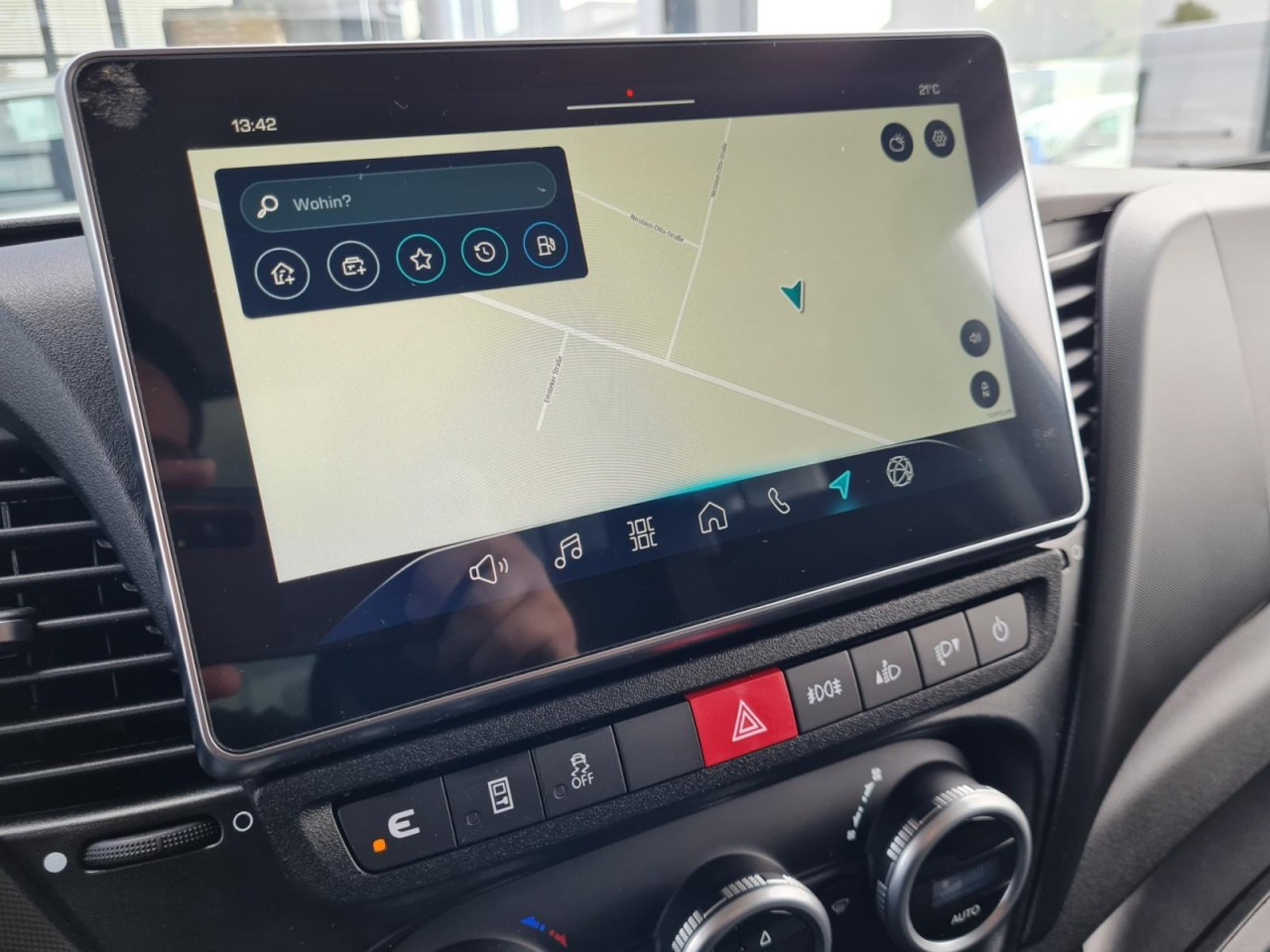 Fourgon grand volume Iveco DAILY 35S18 Koffer Automatik ALU KAMERA NAVI TEMPOMAT: photos 16 Fourgon grand volume Iveco DAILY 35S18 Koffer Automatik ALU KAMERA NAVI TEMPOMAT: photos 16