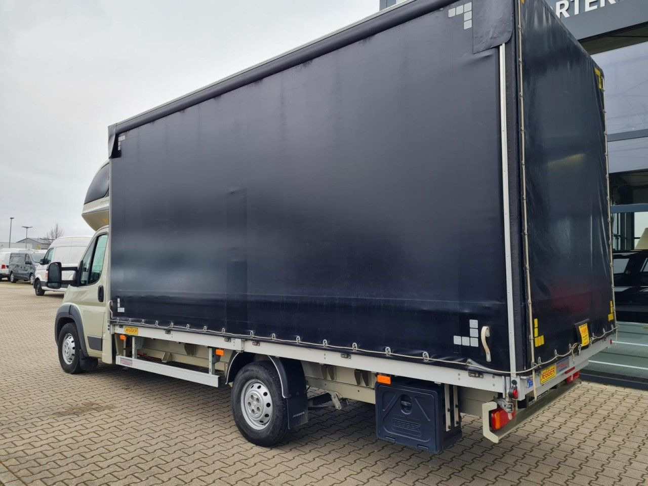 Utilitaire plateau baché Peugeot Boxer Pritsche L4 Schiebe Plane Schlafkab Luftfe: photos 7