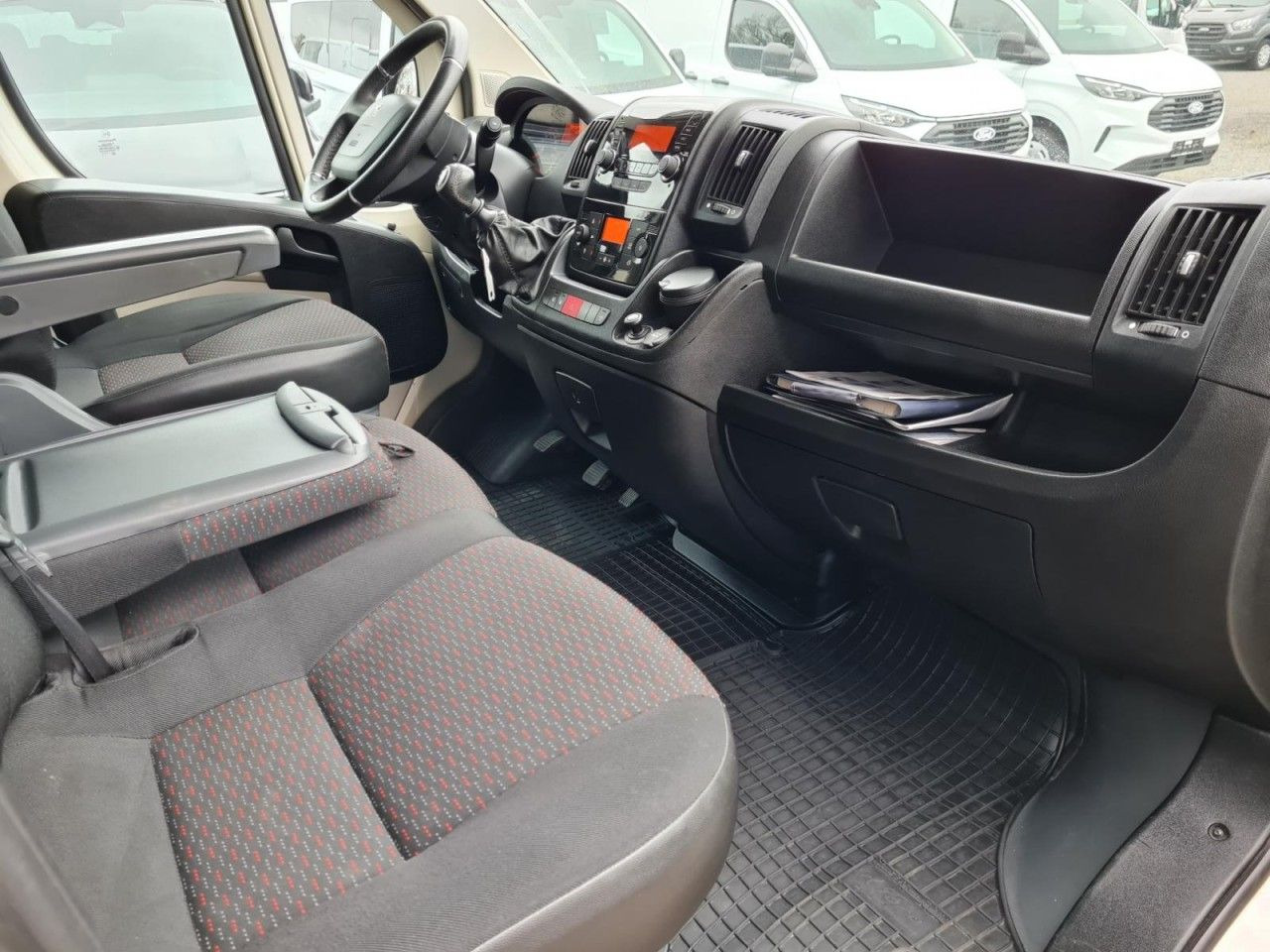 Utilitaire plateau baché Peugeot Boxer Pritsche L4 Schiebe Plane Schlafkab Luftfe: photos 14