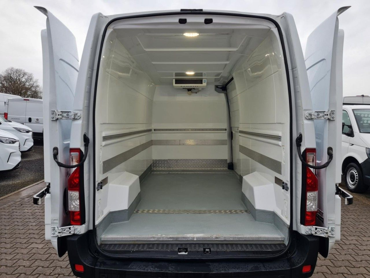 Renault Master 3.5t Kühlkasten L3H2 Stand+Fahrkühlung ER - Utilitaire frigorifique: photos 5 Renault Master 3.5t Kühlkasten L3H2 Stand+Fahrkühlung ER - Utilitaire frigorifique: photos 5