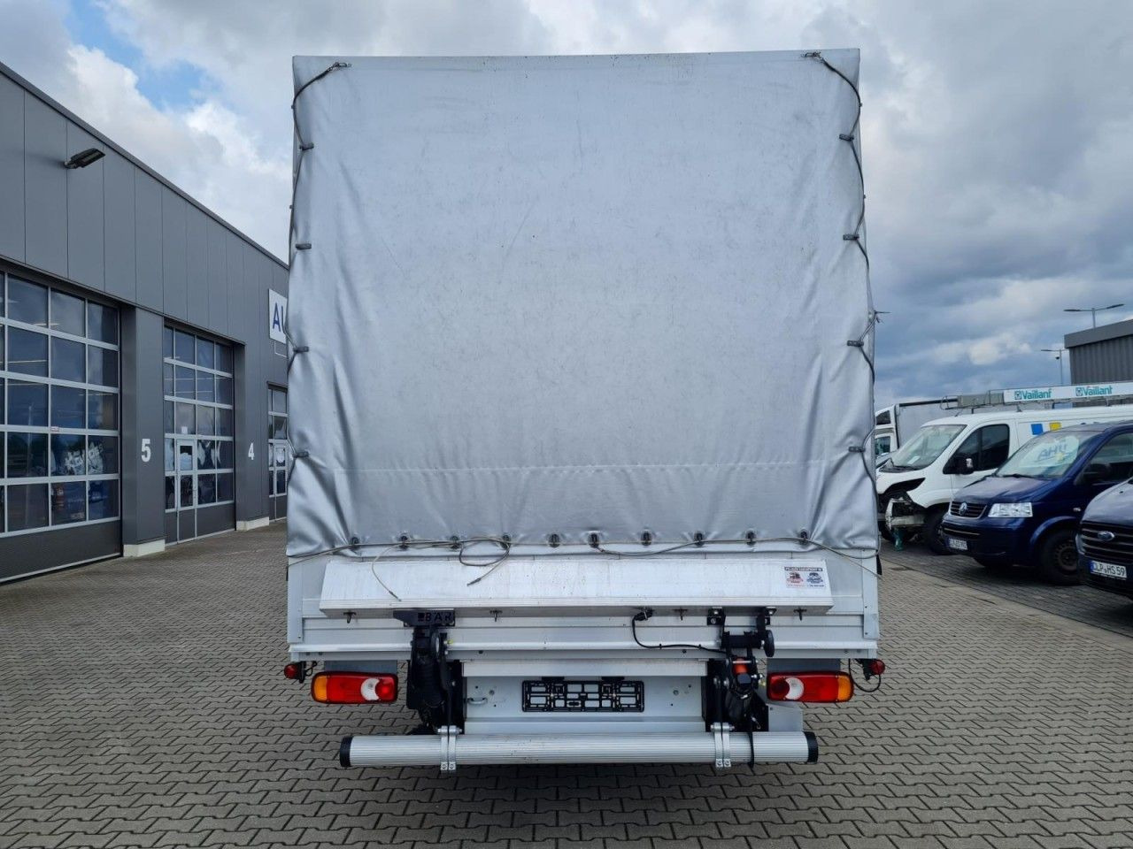 Renault Master 3,5t Pritsche dCi Plane Schlafkab. LBW - Utilitaire plateau baché: photos 5 Renault Master 3,5t Pritsche dCi Plane Schlafkab. LBW - Utilitaire plateau baché: photos 5