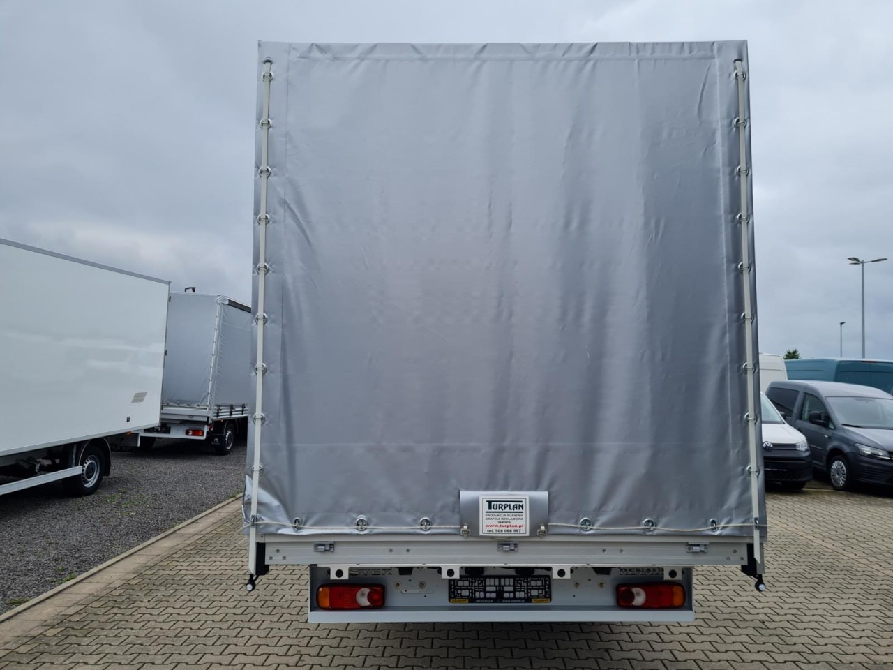 Renault Master 35 Pritsche Schiebe Plane Schlafkab 10 PAL LUFTFEDER - Utilitaire plateau baché: photos 5 Renault Master 35 Pritsche Schiebe Plane Schlafkab 10 PAL LUFTFEDER - Utilitaire plateau baché: photos 5