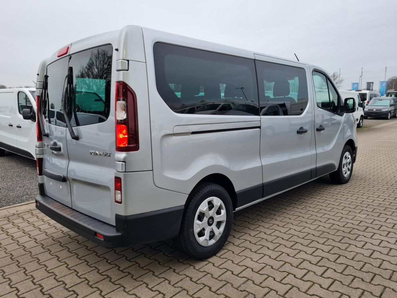 Renault Trafic Kombi 9-Sitze L2 Grand Equilibre KLIMA TE - Voiture: photos 5 Renault Trafic Kombi 9-Sitze L2 Grand Equilibre KLIMA TE - Voiture: photos 5