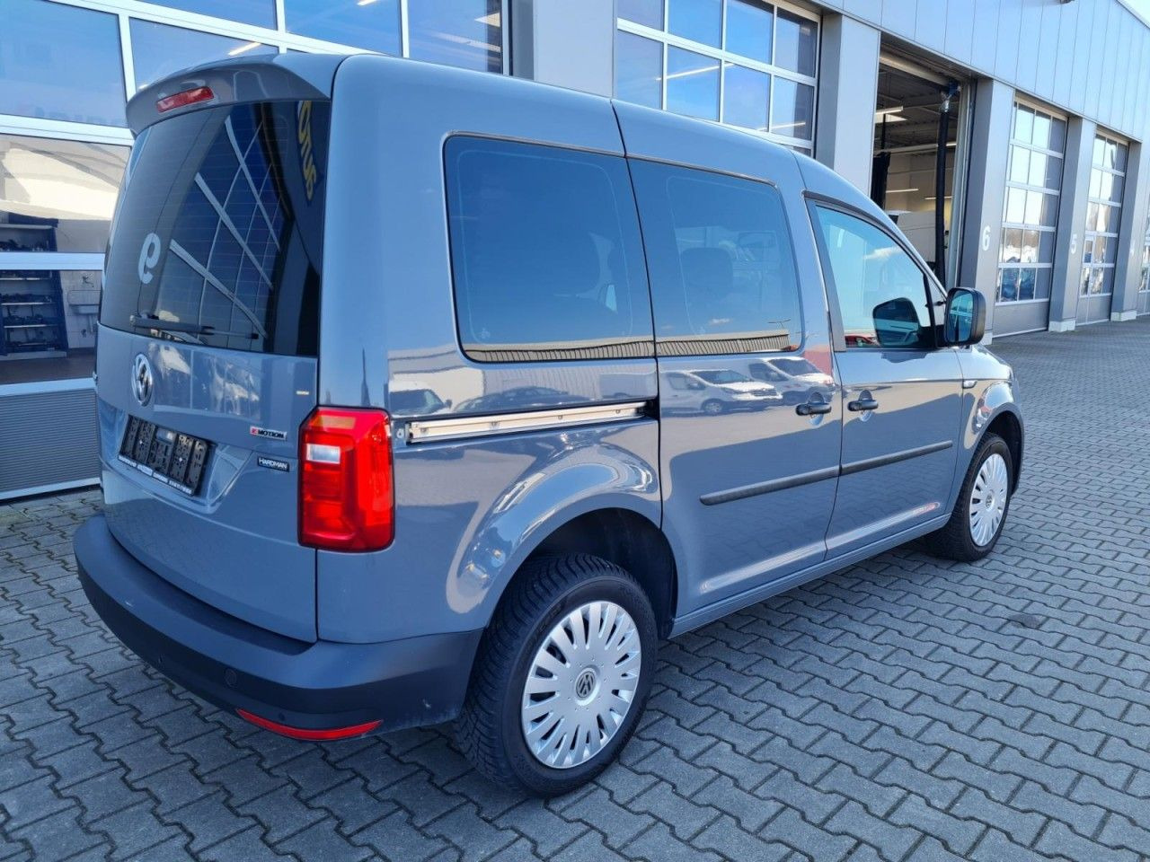 Volkswagen Caddy 4Motion 2.0 TDI Kombi (EURO 6d-TEMP) - Voiture: photos 5 Volkswagen Caddy 4Motion 2.0 TDI Kombi (EURO 6d-TEMP) - Voiture: photos 5