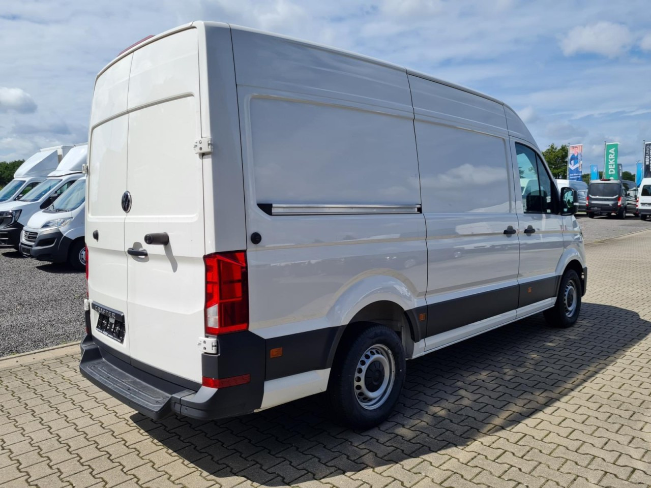 Volkswagen Crafter 35 Kasten MR L3H3 KLIMA KOMFORT PDC TEMPOMAT - Fourgon utilitaire: photos 4 Volkswagen Crafter 35 Kasten MR L3H3 KLIMA KOMFORT PDC TEMPOMAT - Fourgon utilitaire: photos 4