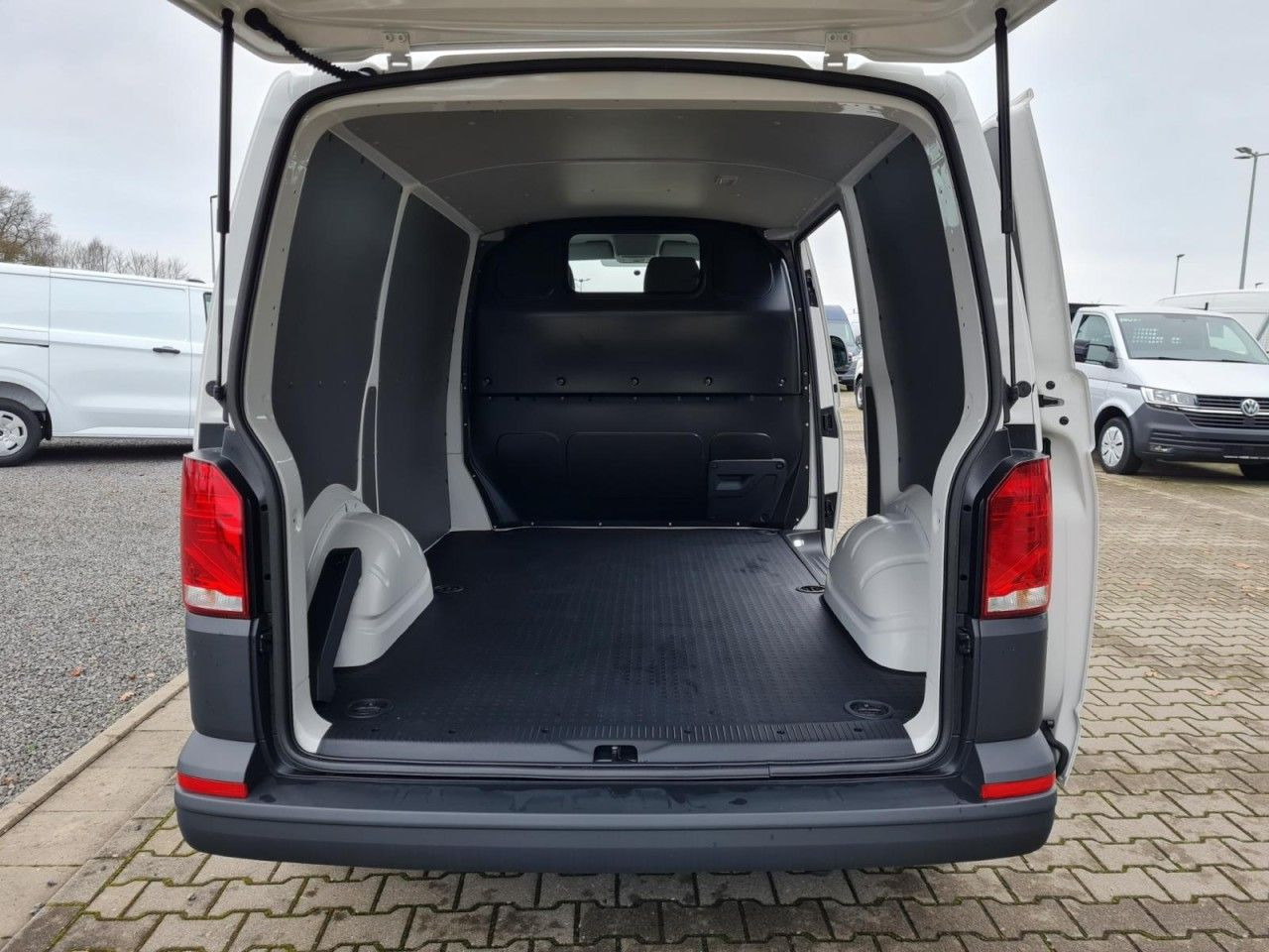 Volkswagen T6.1 Kasten L1 KR Heckklappe KAMERA KLIMA ALLWET - Fourgonnette: photos 5 Volkswagen T6.1 Kasten L1 KR Heckklappe KAMERA KLIMA ALLWET - Fourgonnette: photos 5