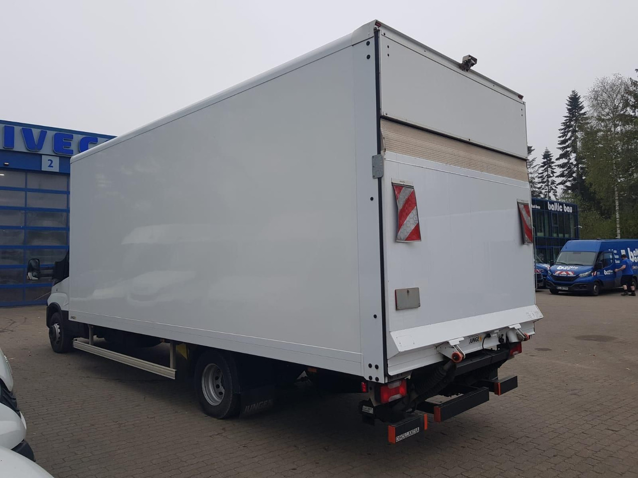 Iveco Daily 70C18HA8/P Koffer, Luftfederung, Kamera - Fourgon grand volume: photos 4 Iveco Daily 70C18HA8/P Koffer, Luftfederung, Kamera - Fourgon grand volume: photos 4