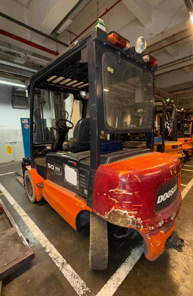 Doosan B50X-5 – Electric forklift / Elektro-Stapler - Chariot élévateur électrique: photos 1 Doosan B50X-5 – Electric forklift / Elektro-Stapler - Chariot élévateur électrique: photos 1