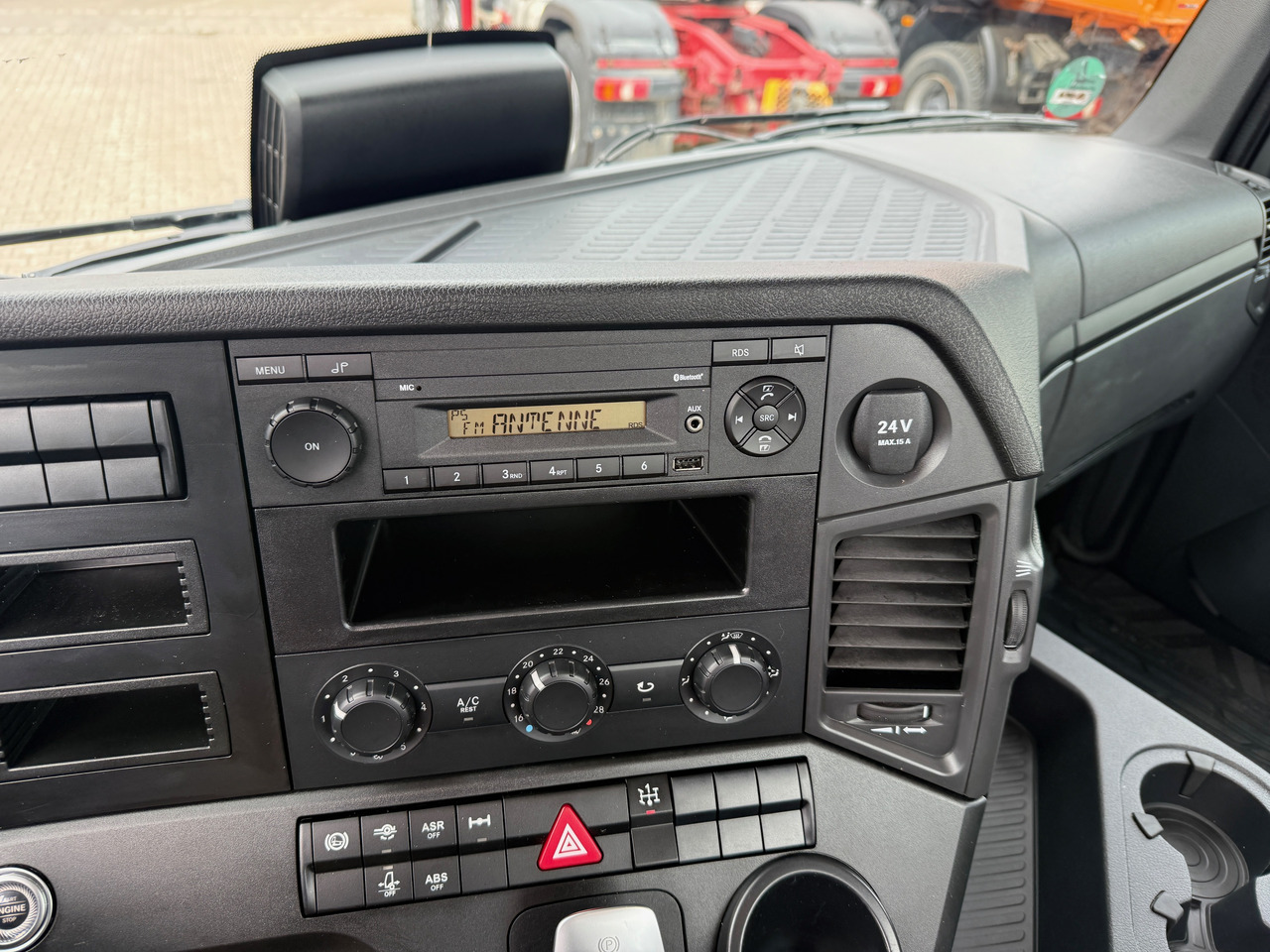 Camion benne Mercedes-Benz 1835 Arocs 3-Seiten-Kipper 4900 km: photos 18