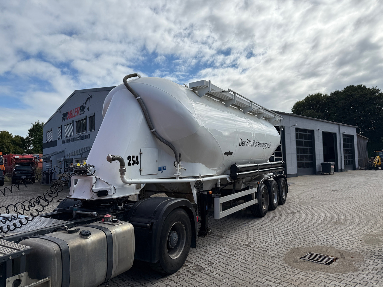 Spitzer SF24/34 3-Achs Siloauflieger - Citerne pulvérulente: photos 2 Spitzer SF24/34 3-Achs Siloauflieger - Citerne pulvérulente: photos 2