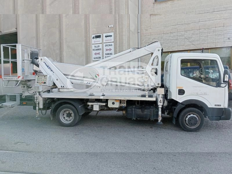 MULTITEL NISSAN NT 400 + MX 250 - Camion avec nacelle: photos 1 MULTITEL NISSAN NT 400 + MX 250 - Camion avec nacelle: photos 1
